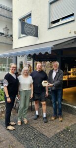 Gisela Stang, Christina Krasa, Heiko Goldbach (Kröger’s Brötchen GmbH Hofheim), Dr. med. Jan Peter Kipp (Vorstandsvorsitz SNH)